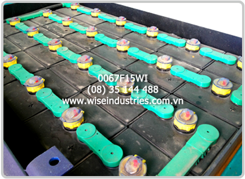Xe nang dien Komatsu FB15EX-8 (0067F15WI) su dung binh dien 48V.
