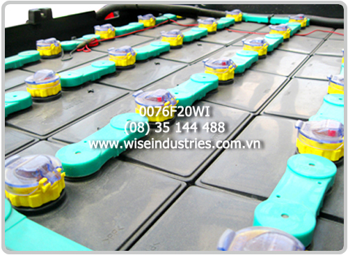 Xe nang dien Nissan P1B2L20 (0076F20WI) su dung binh dien 48V.