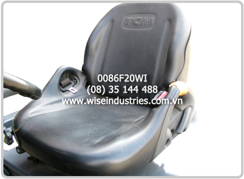Ghe ngoi xe nang dien TCM FB20-7 (0086F20WI) con moi.