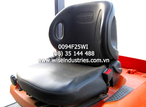 Ghe ngoi xe nang dien Toyota  7FB25 (0094F25WI).